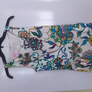 White floral dress with pockets, size 6